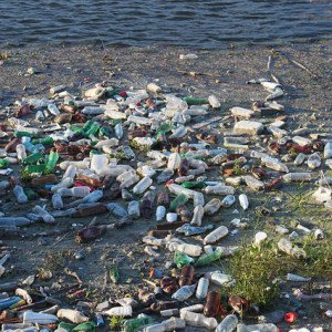 Bottled water is pollution our oceans