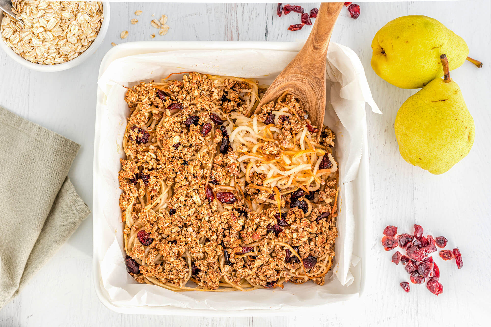 Spiralizer recipe: Cinnamon Pear Cranberry Crumble