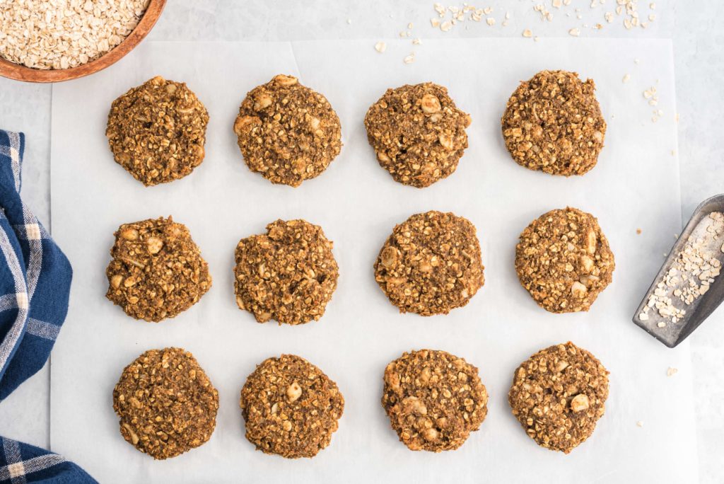 Oatmeal Macadamia Nut Cookies