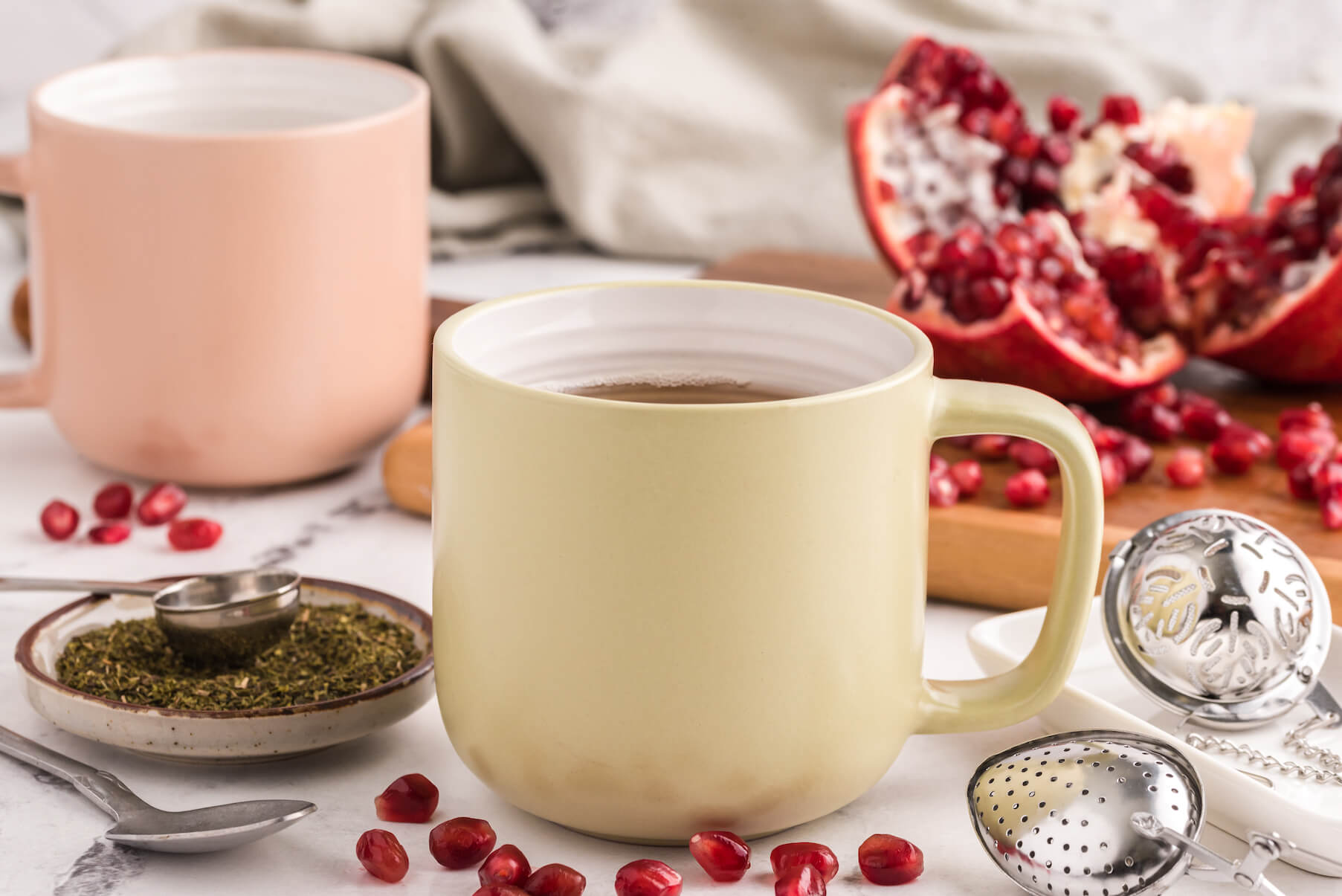 Pomegranate white tea