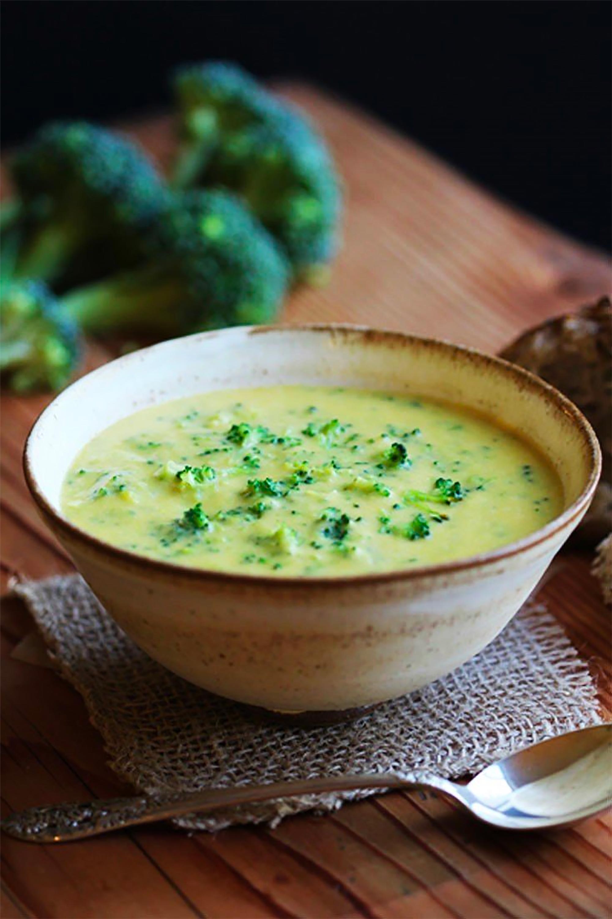 bowl of broccoli cheese soup