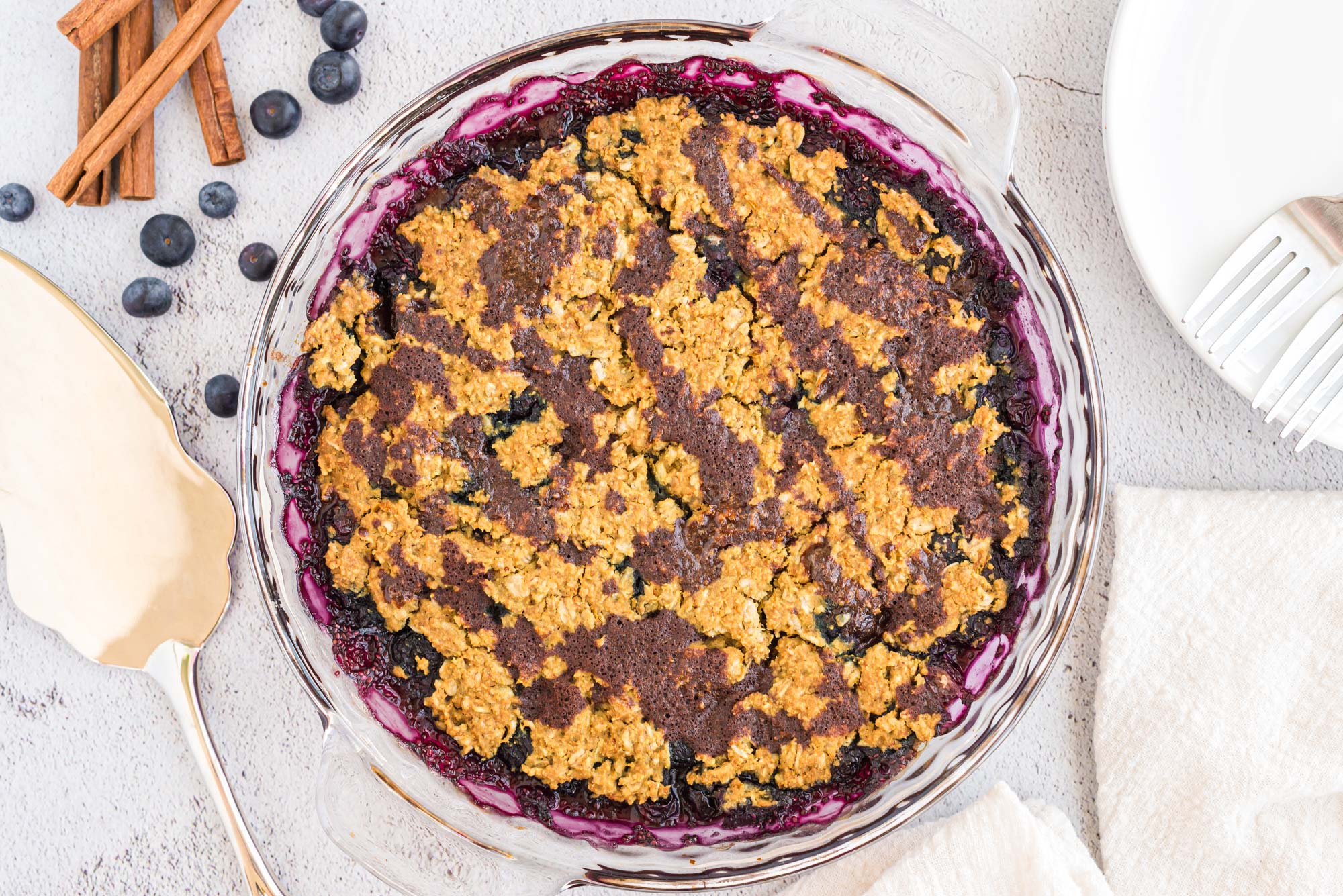 Blueberry chia oat crumble