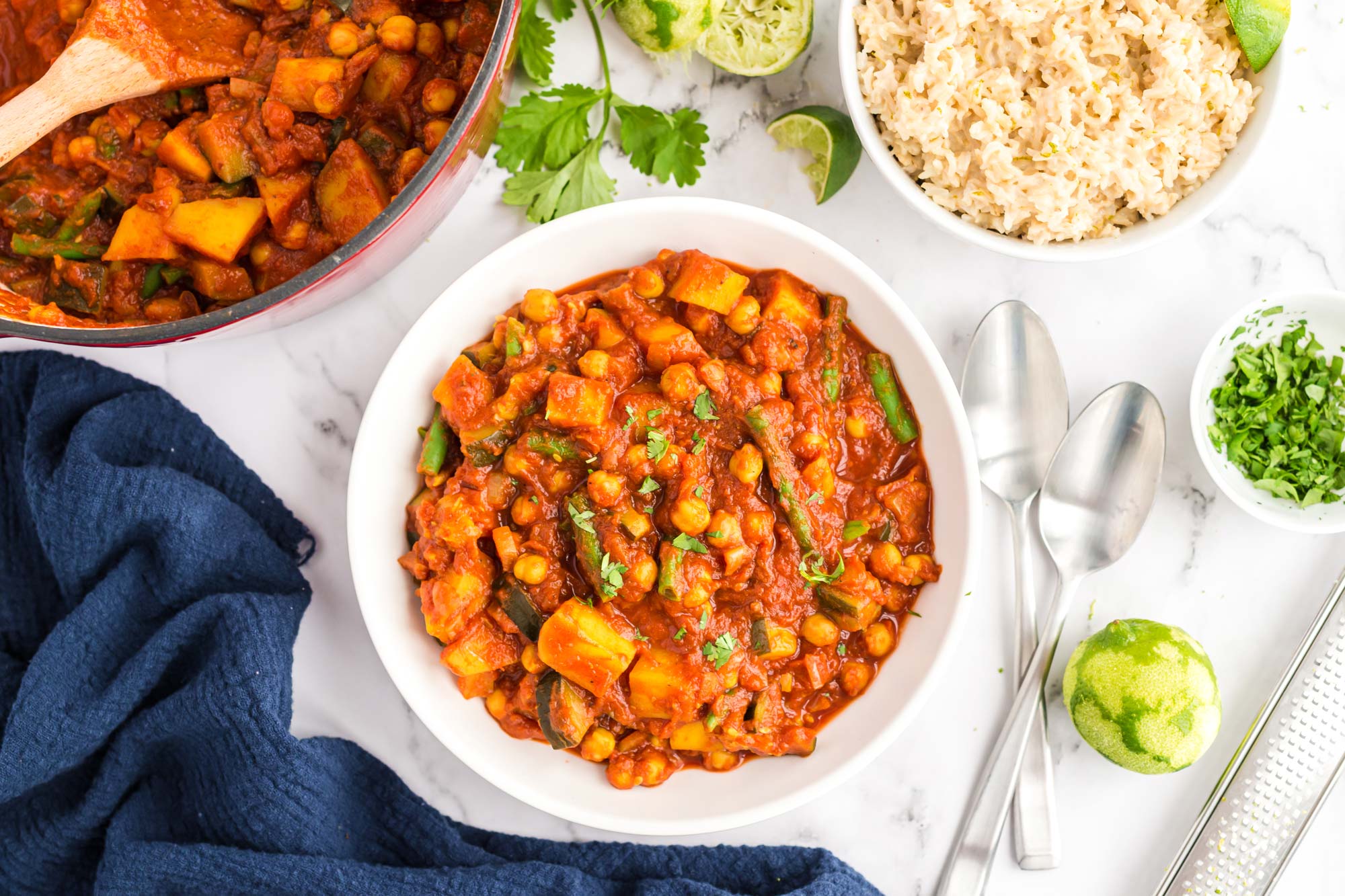 chickpea tomato curry in bowl