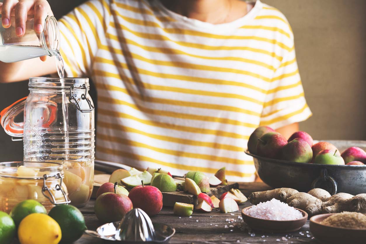 making homemade apple cider vinegar