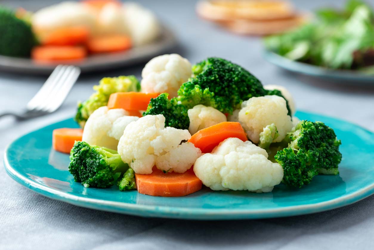 steamed broccoli cauliflower and carrots