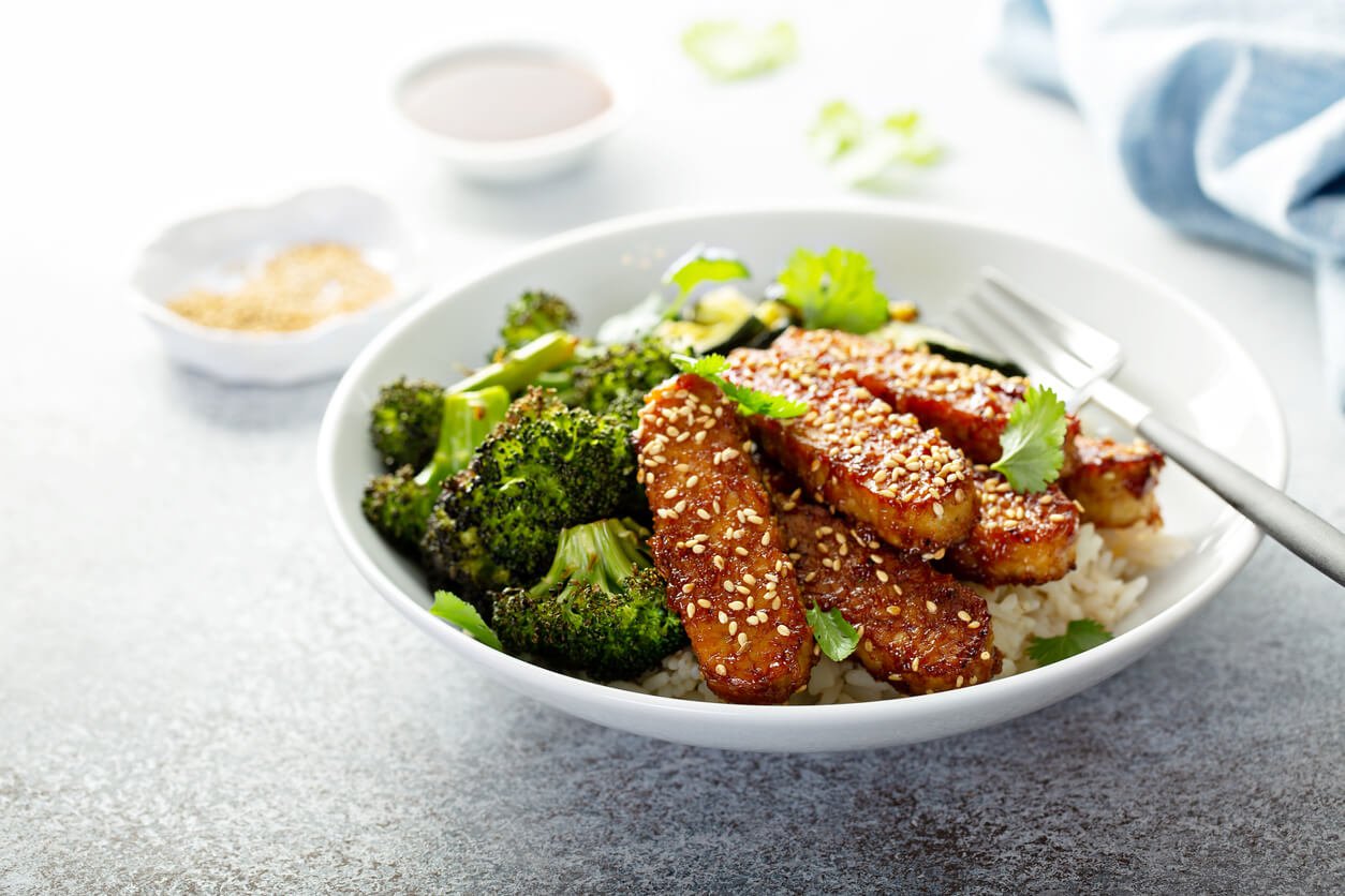 teriyaki tempeh with rice and vegetables