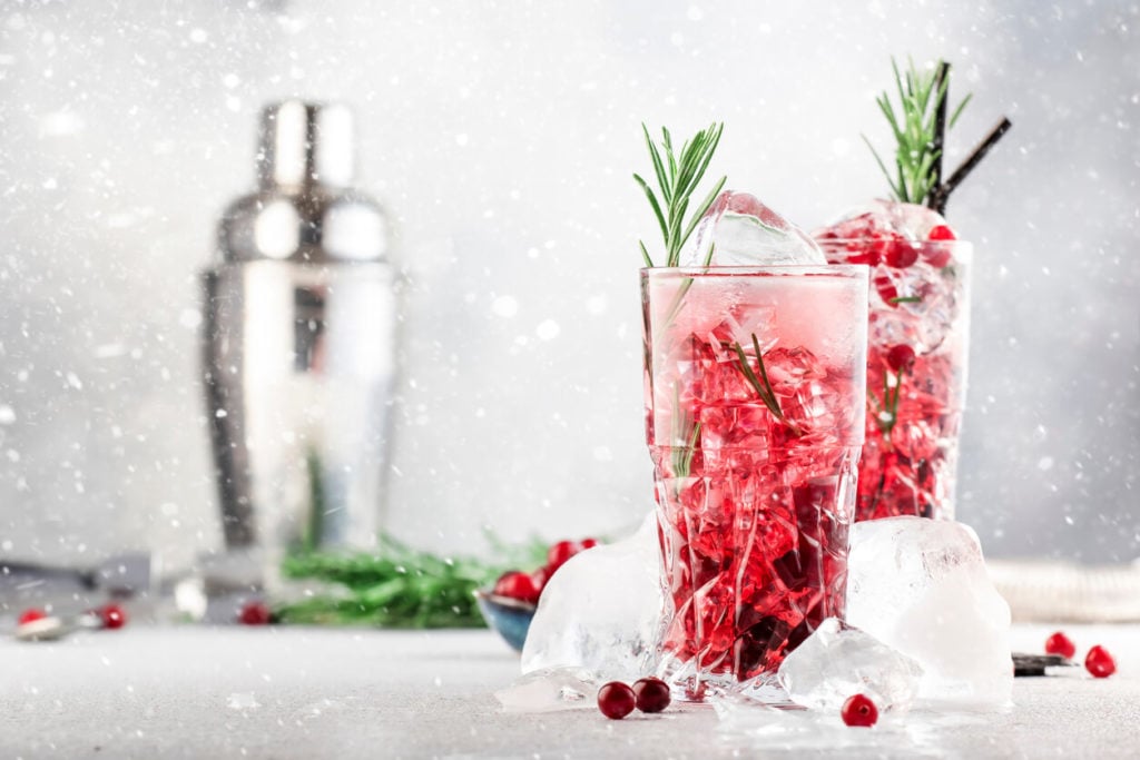 Cranberry mocktail spritzer