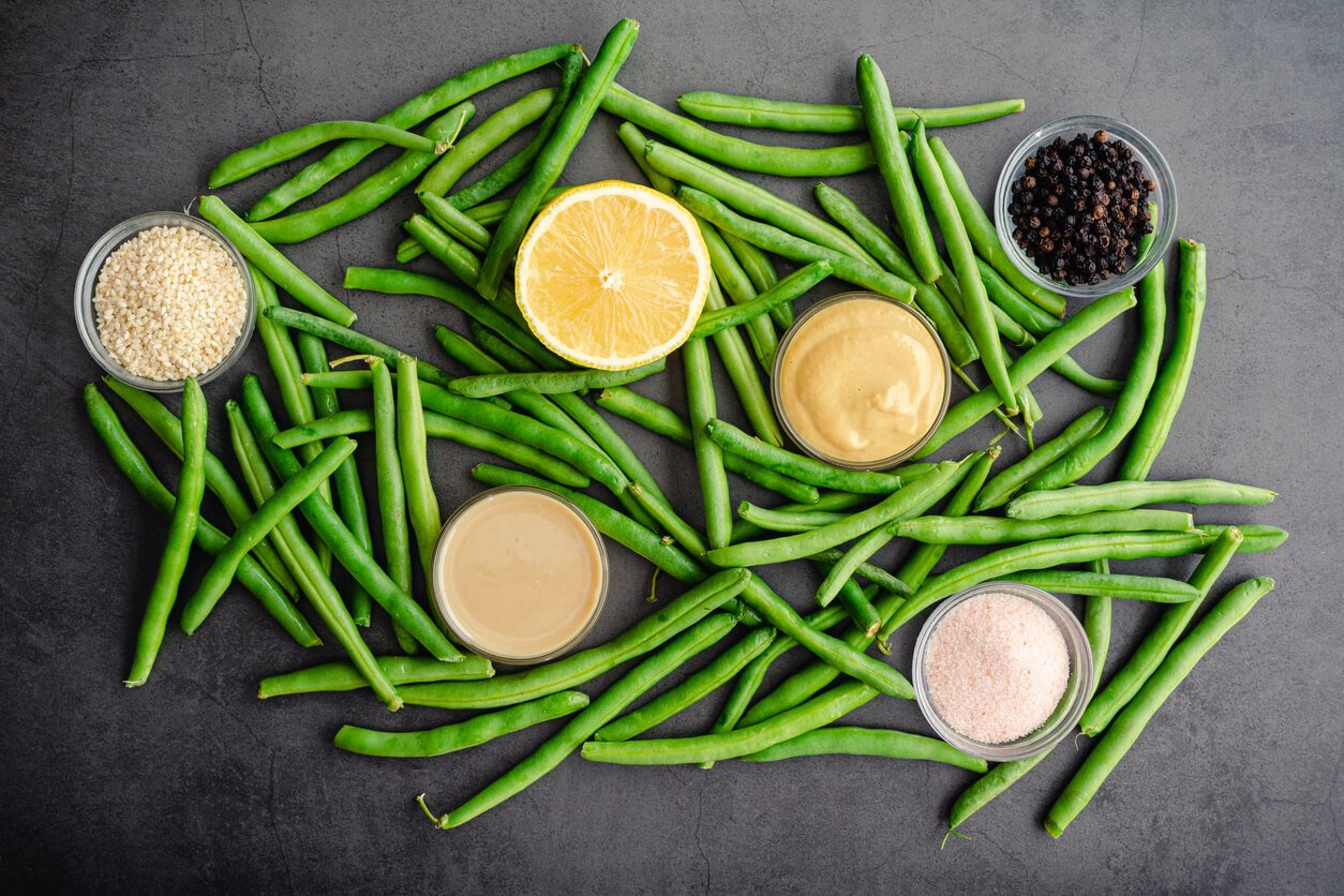 dijon tahini green beans ingredients