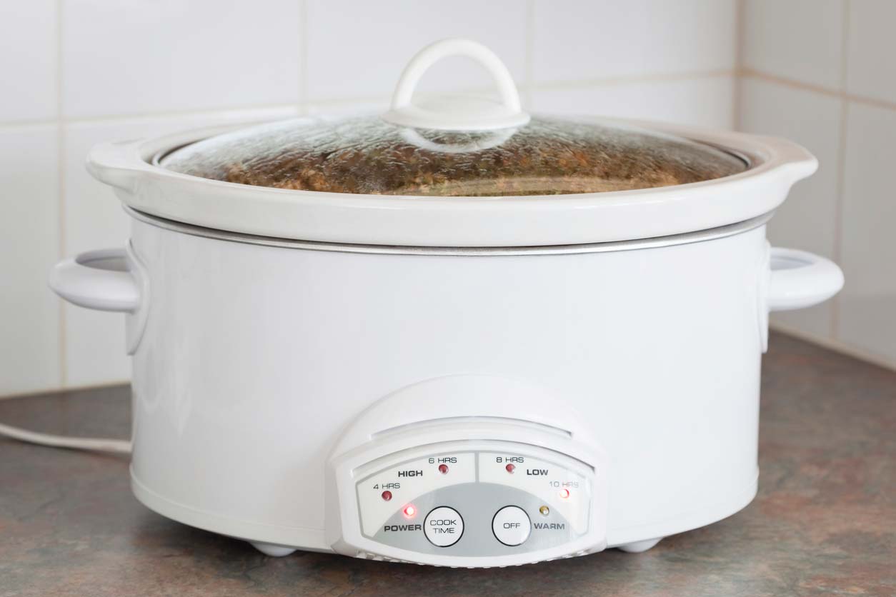 Why I recommend an inexpensive slow cooker for plant-based cooking (no  affiliate links!) - Vegan Family Kitchen