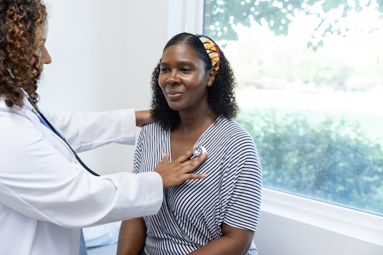 Doctor listens to woman of color's heart