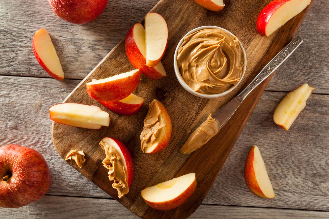 apple slices and peanut butter