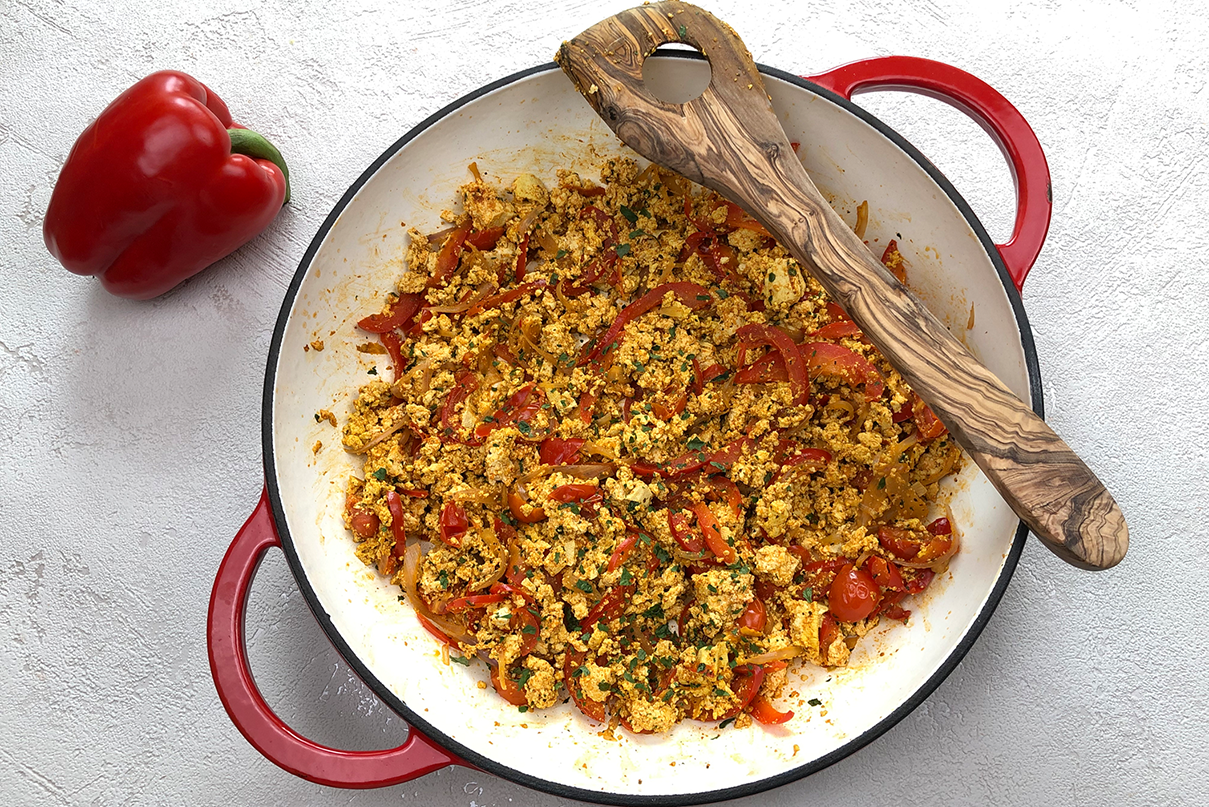 Tofu scramble with bell peppers