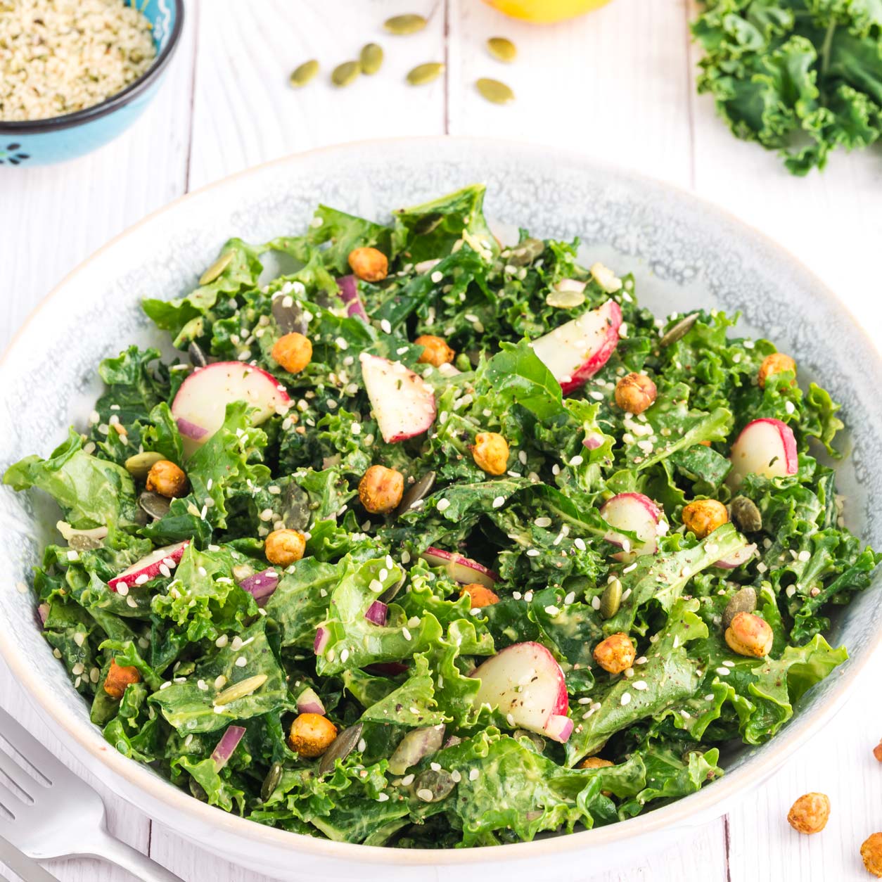 kale-avocado-pumpkin-seed-salad