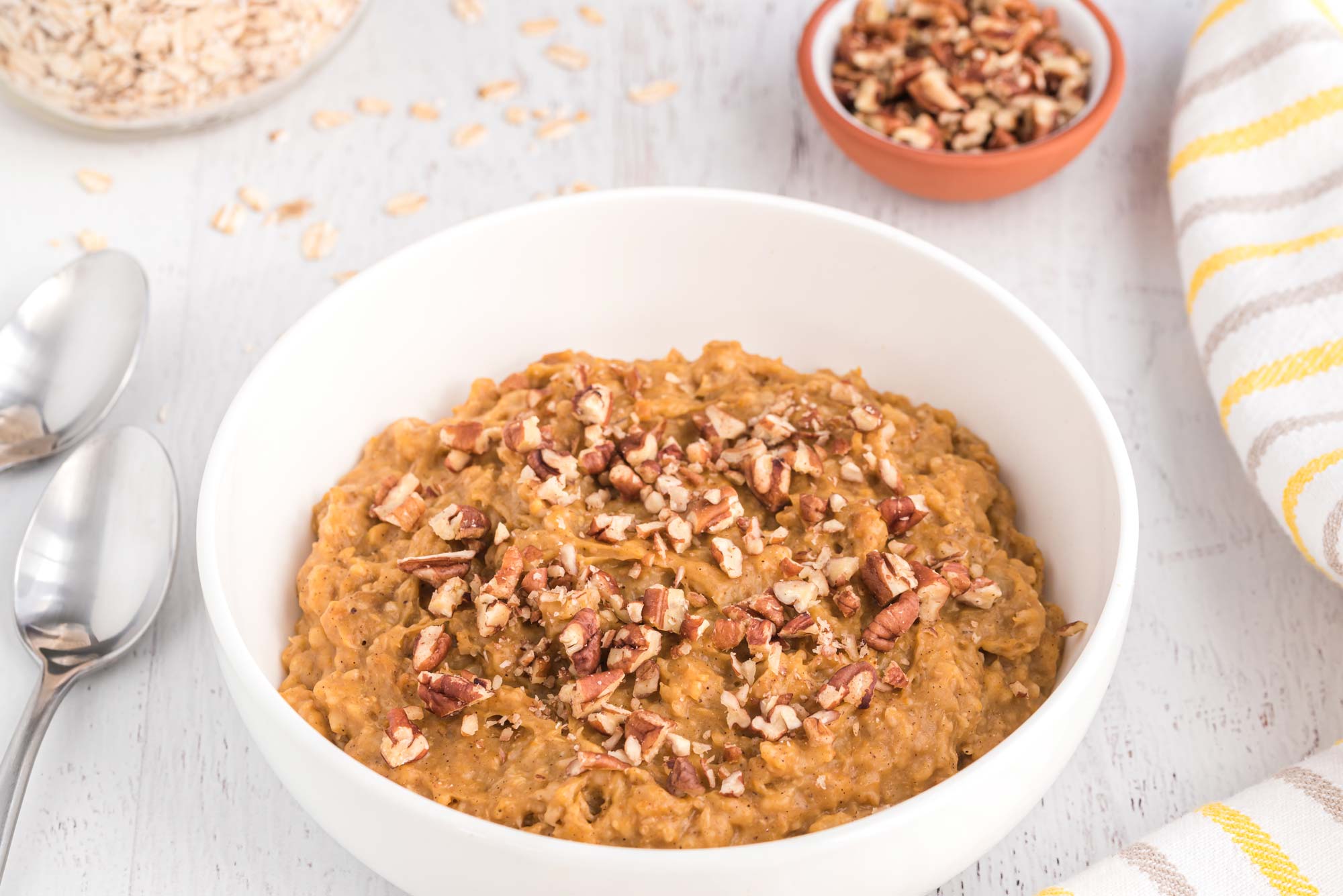 pumpkin pie oatmeal in bowl